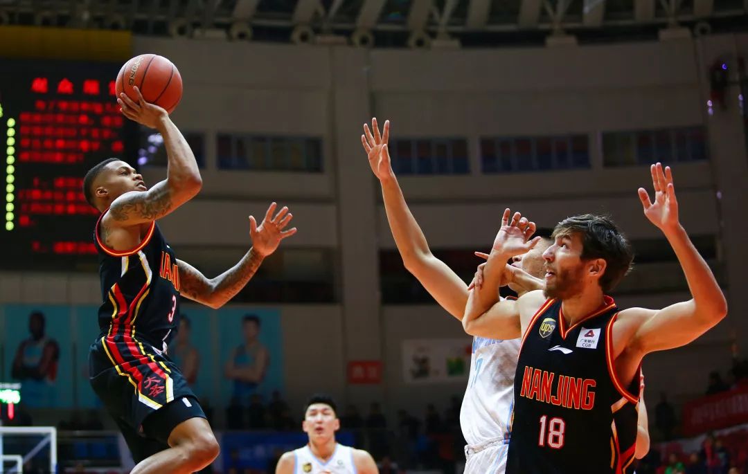 leyu.com-包含瓦伦西亚赛前门线救险；志在CBA常规赛名次提升；话题不断；高层口径保持一致的词条